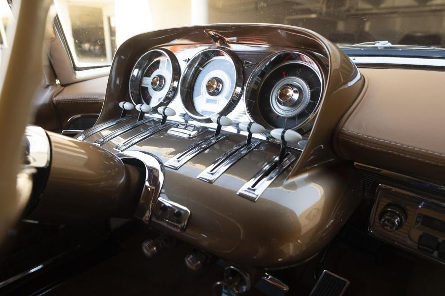 Панель приборов Chrysler-Plymouth Plainsman Concept Car 1956 года  (фото 21 из 33)